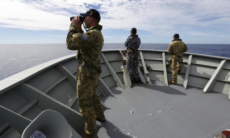ABIS NICOLAS GONZALEZ/AFP/AUSTRALIAN DEFENCE/GETTY IMAGES Fresh signals have been picked up Australian ship in the search for missing Malaysian flight MH370.