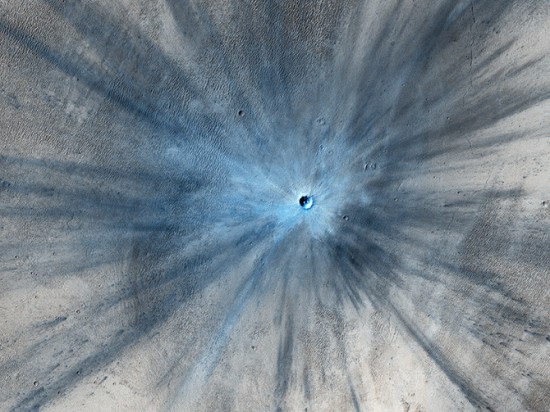 MRO spotted crater on Mars. (Credit: NASA/JPL-Caltech/Univ. of Arizona)